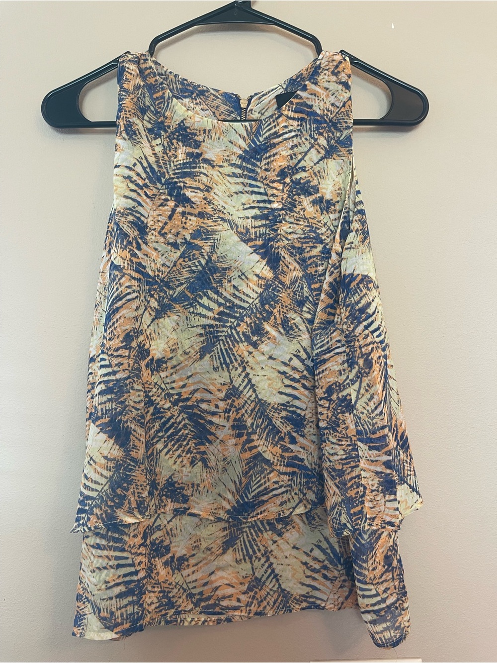 Lumiere urban outfitters floral flowy sleeveless blouse tank size small NWT